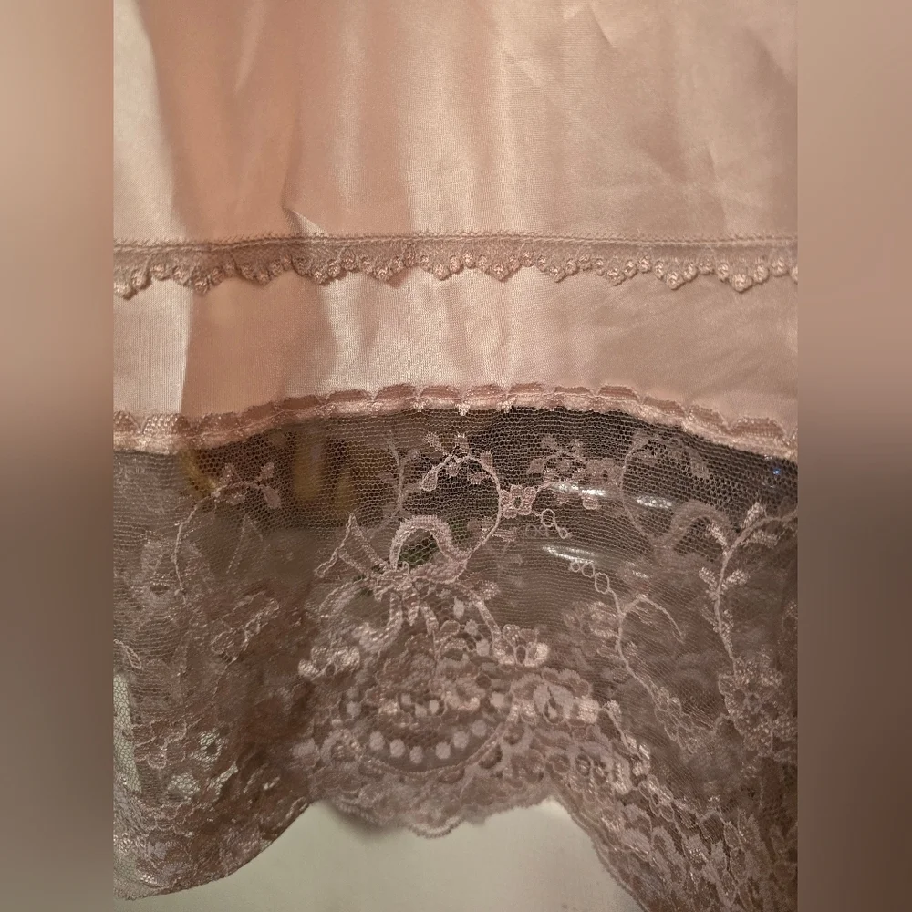Lady Carmen Vintage Elegant Pink Lace Trim Slip Dress